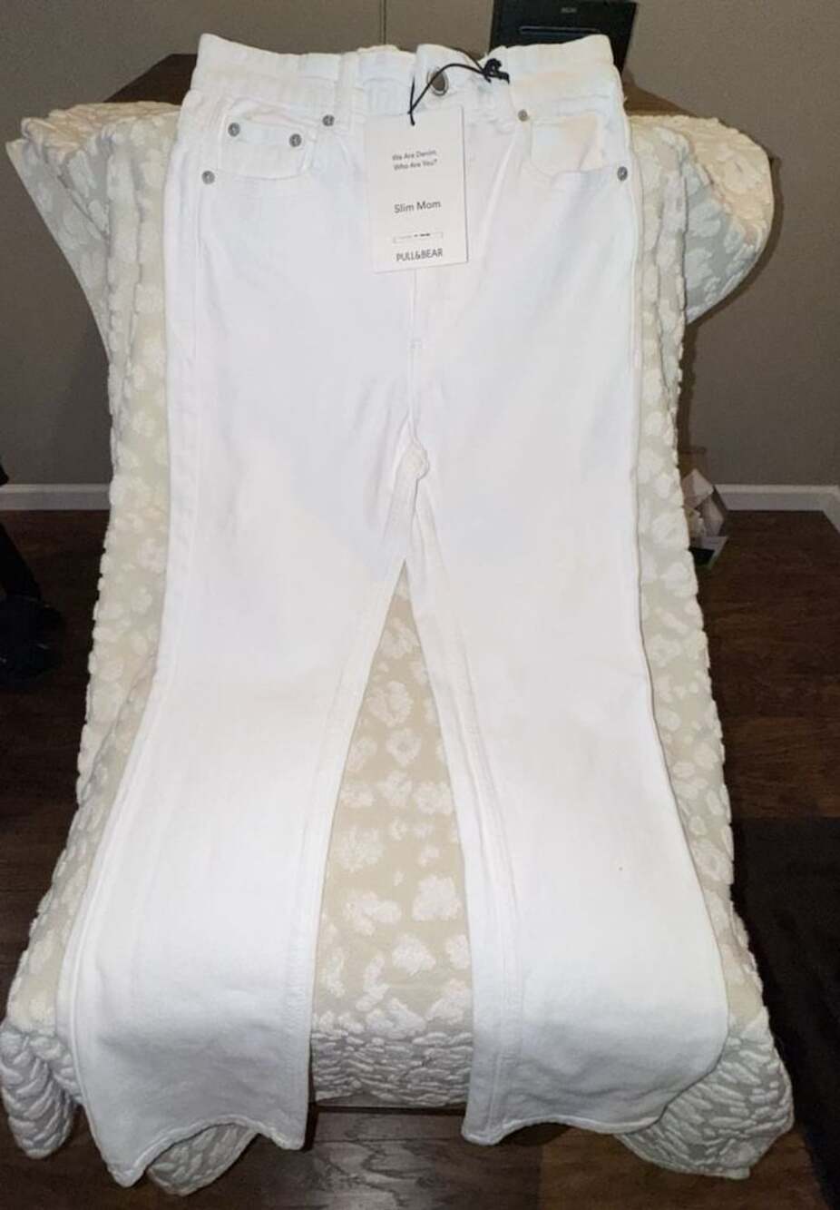 Pull&Bear White Slim Mom Denim Jeans Size USA 2 EUR 34 New with Tags